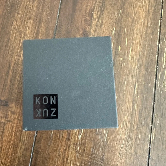 Kon Zuk minimalist loop circle earrings - Picture 4 of 12